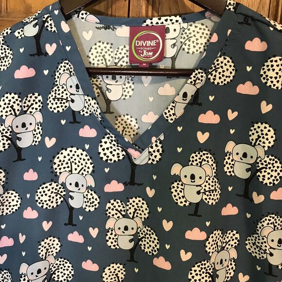 Divine Scrubs by JDM Uniforms Medium Blue Koala Bear Scrubs Pockets V-Neck Top - Picture 3 of 10